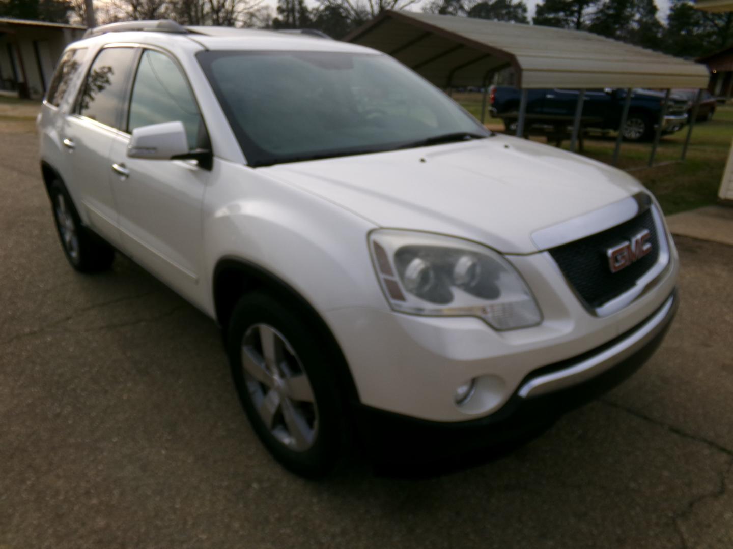 2012 White Diamond Pearl /Tan GMC Acadia SLT (1GKKRRED6CJ) with an 3.6L engine, automatic transmission, located at 401 First NE, Bearden, AR, 71720, (870) 687-3414, 33.726528, -92.611519 - Photo#29